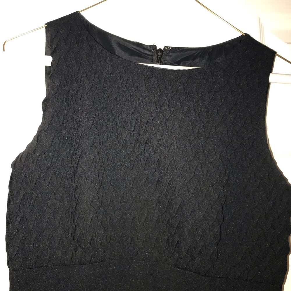 Sliming black dress